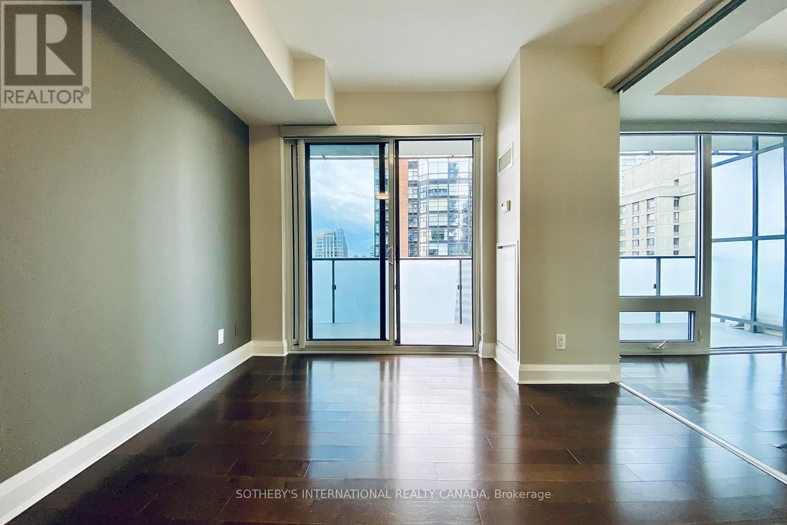 2309 - 1080 BAY STREET Image 4