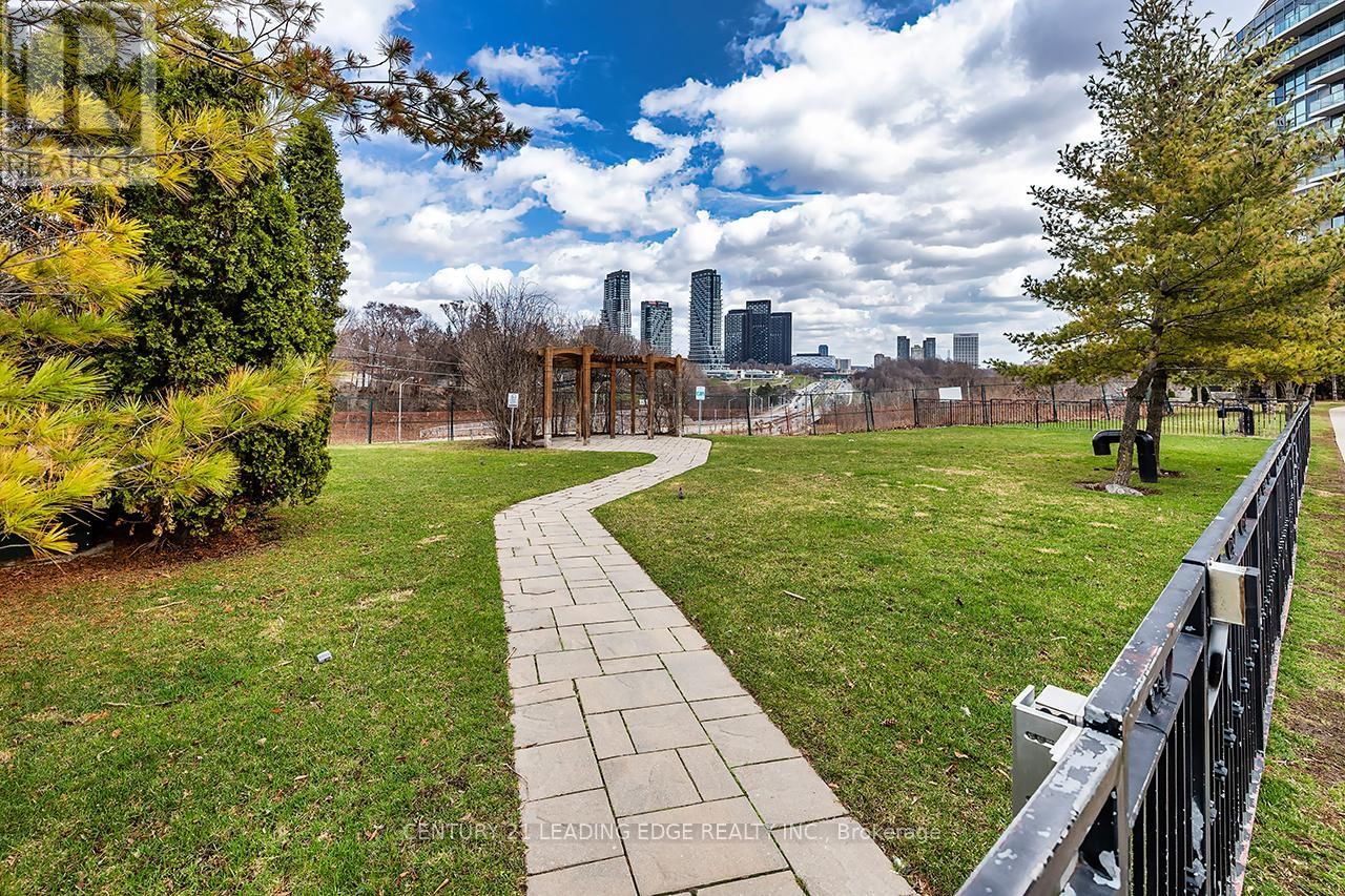 201 - 80 AERODROME CRESCENT Image 19