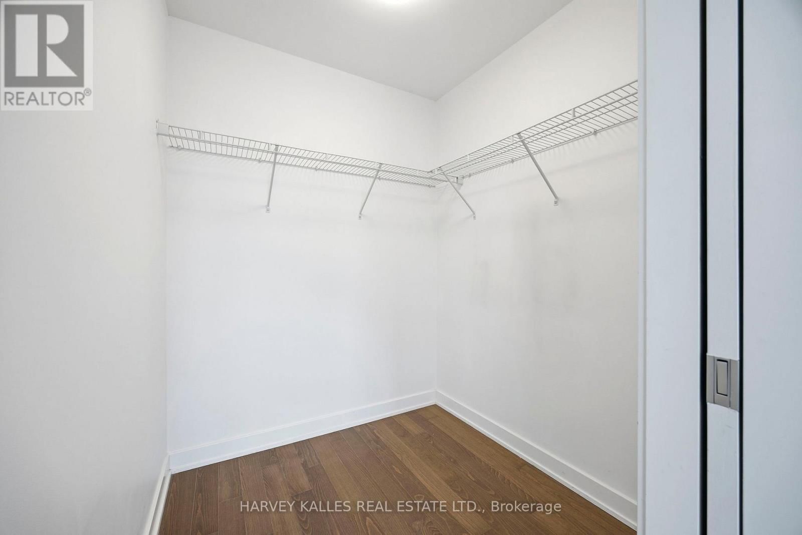 1612 - 1 MARKET STREET Image 18