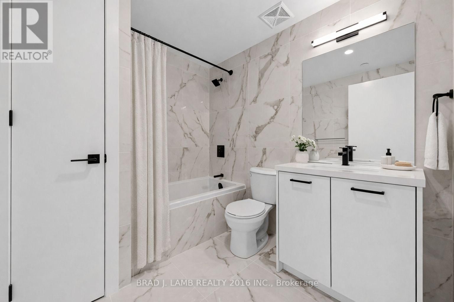 2708 - 284 KING STREET EAST Image 4