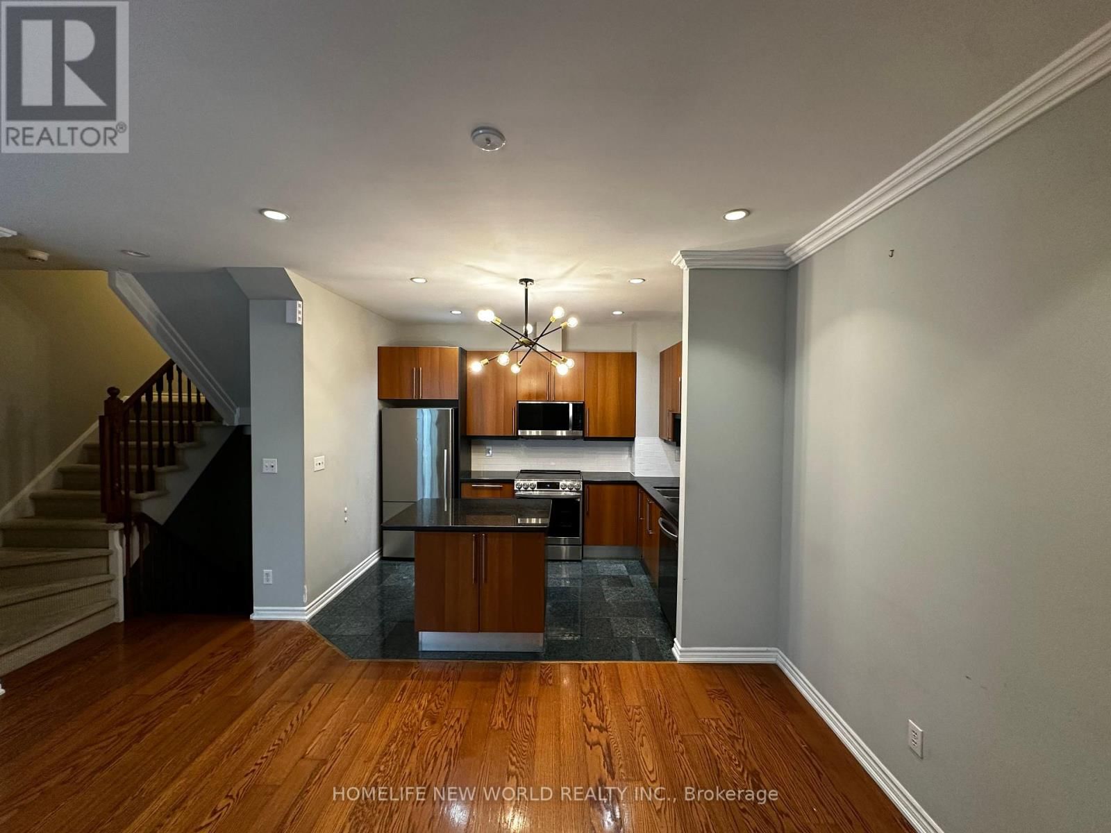 204 - 11 EVERSON DRIVE Image 4