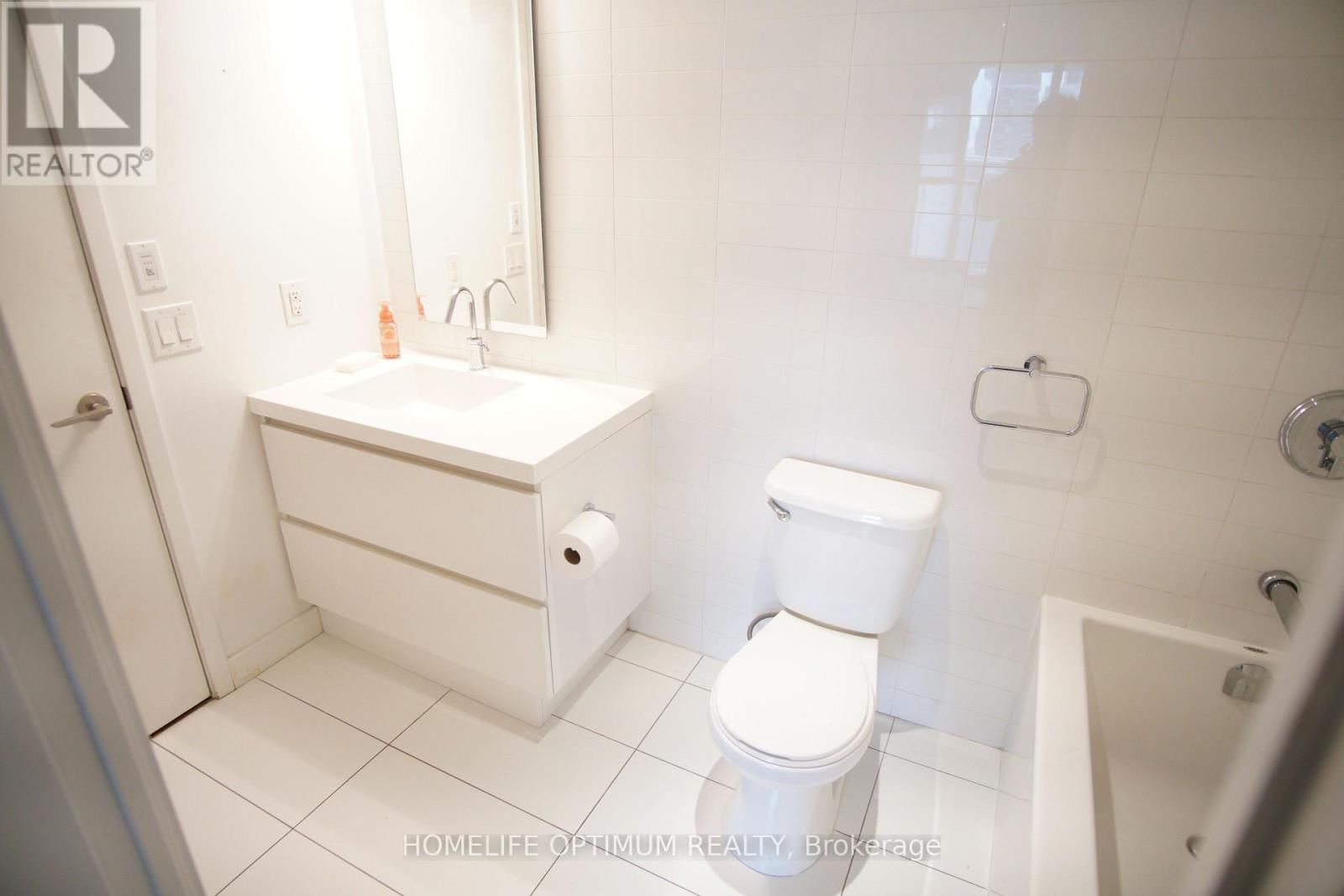 812 - 75 QUEENS WHARF ROAD Image 11