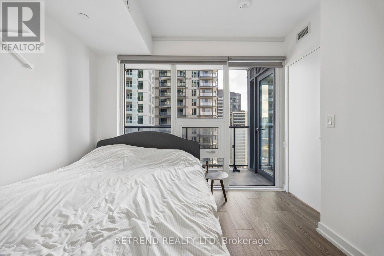 2206 - 19 WESTERN BATTERY ROAD Image 23