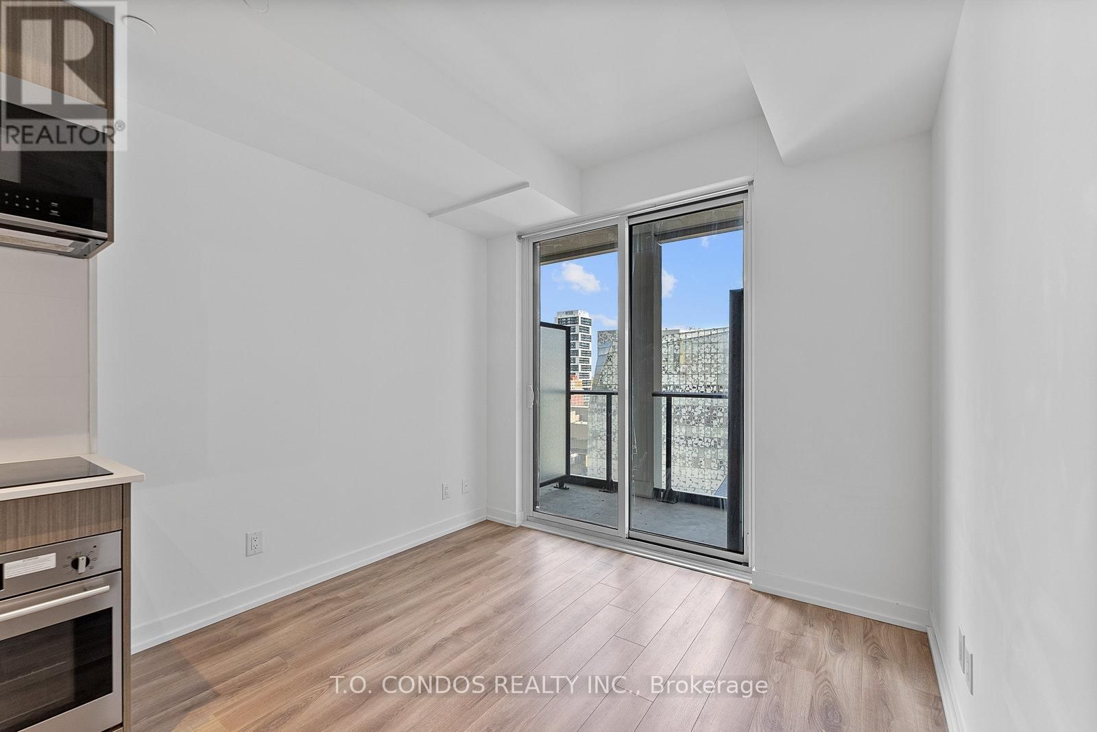 1019 - 20 EDWARD STREET Image 10