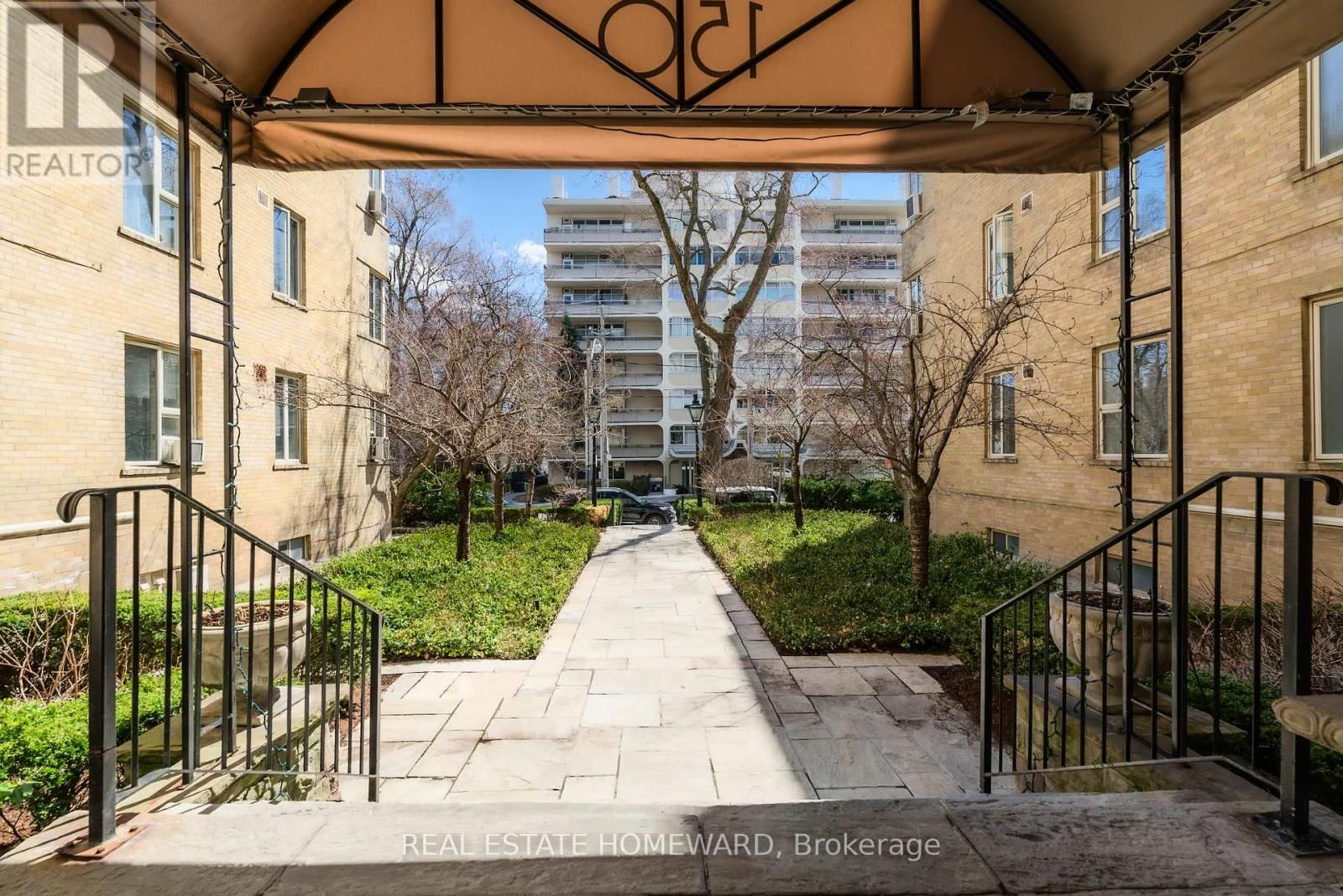 406 - 150 FARNHAM AVENUE Image 23