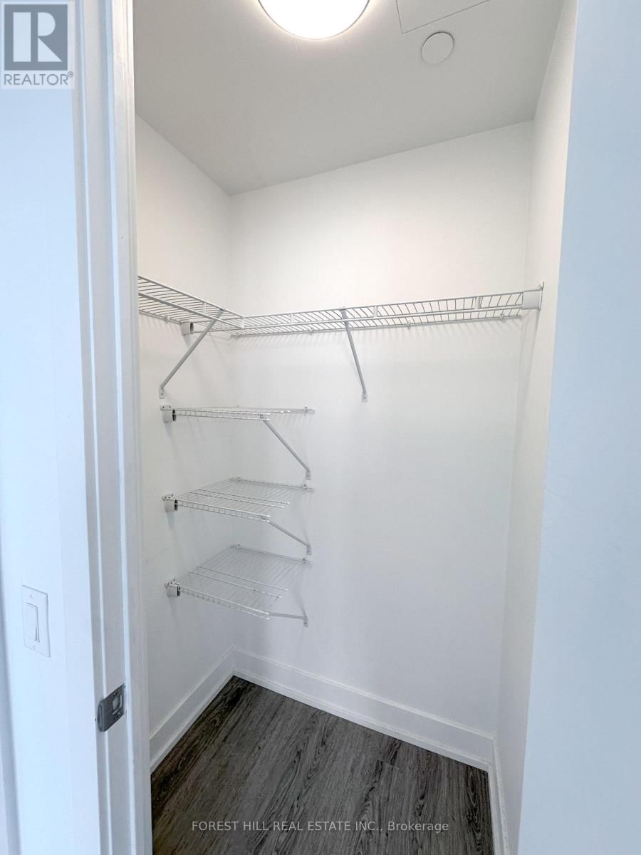 5501 - 7 GRENVILLE STREET Image 11