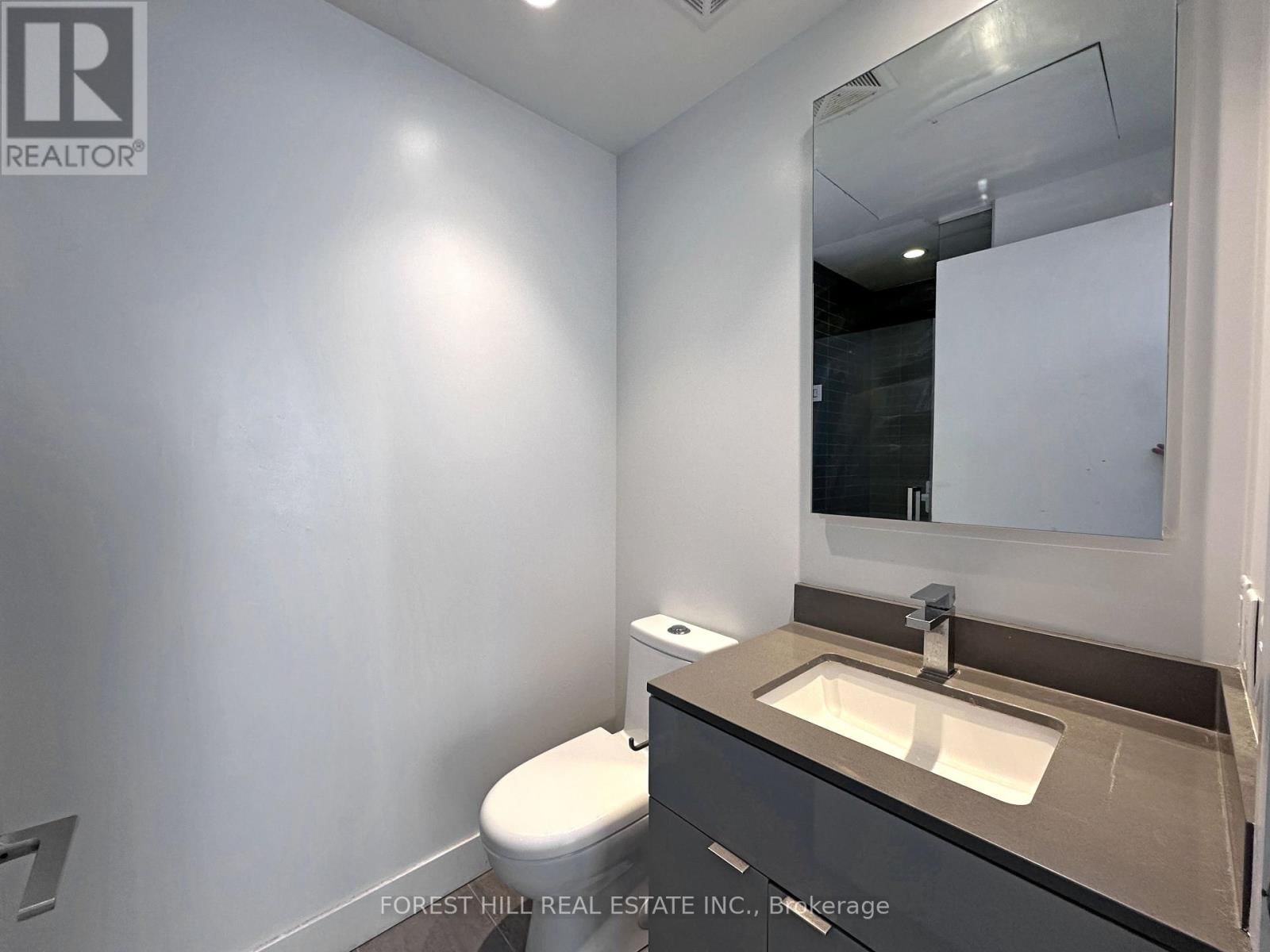 5501 - 7 GRENVILLE STREET Image 12