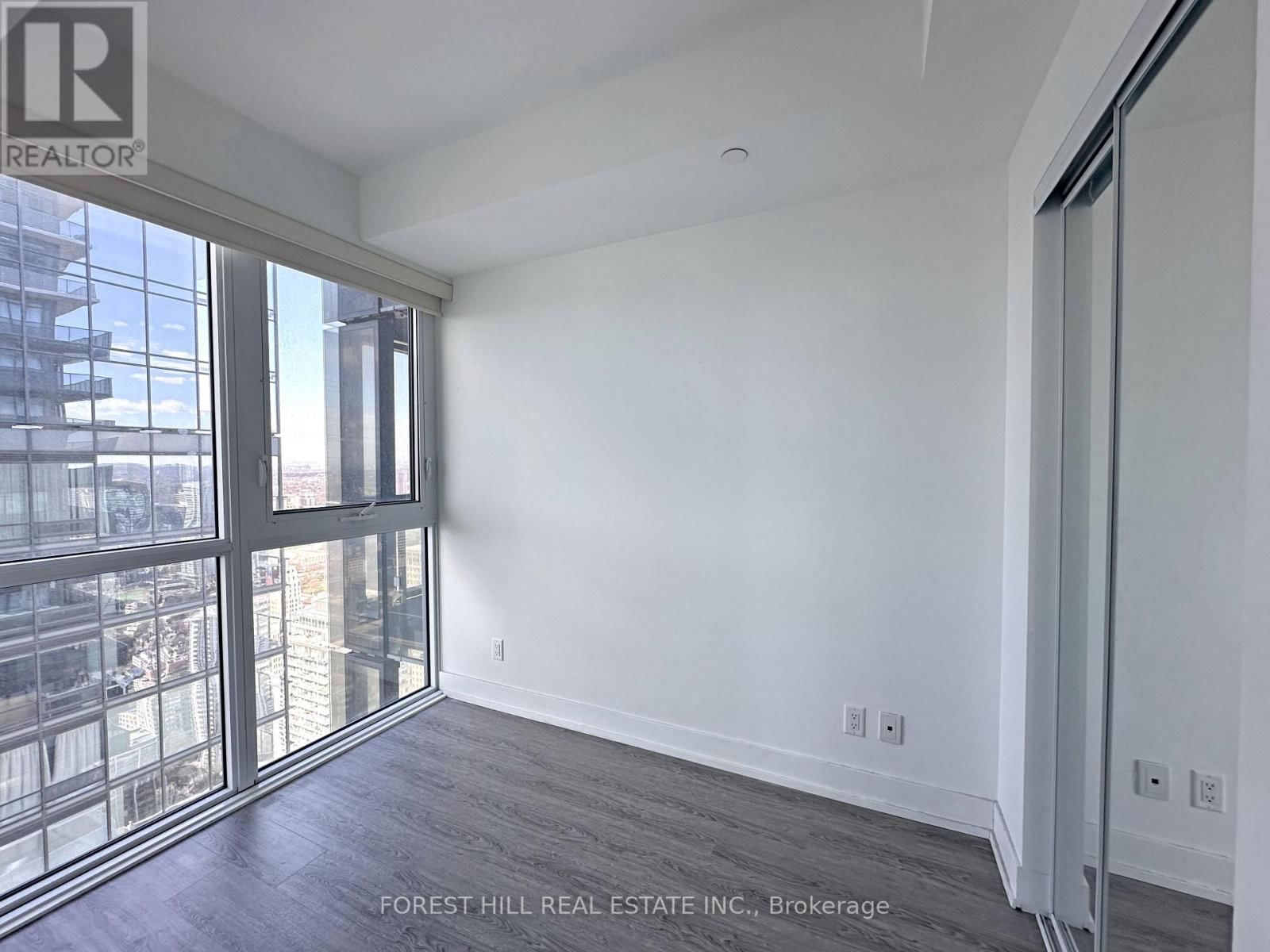 5501 - 7 GRENVILLE STREET Image 14