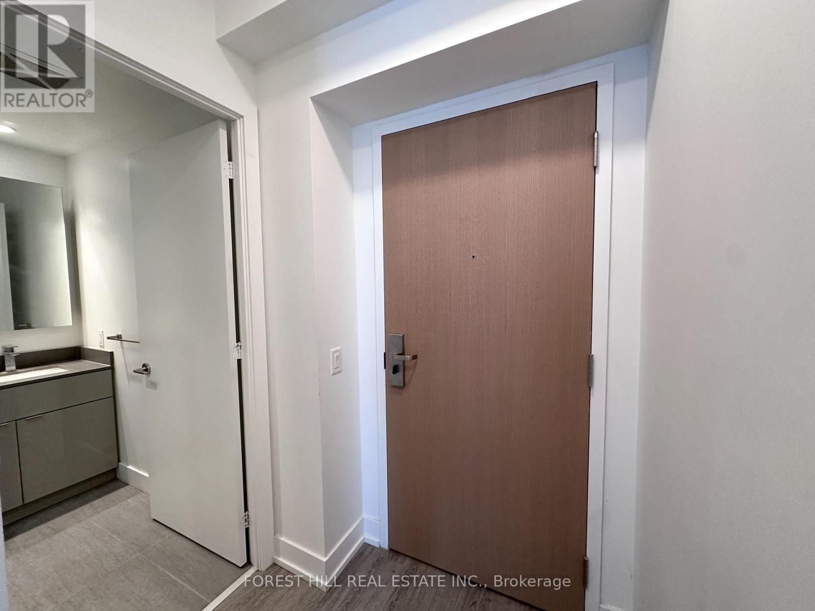 5501 - 7 GRENVILLE STREET Image 15