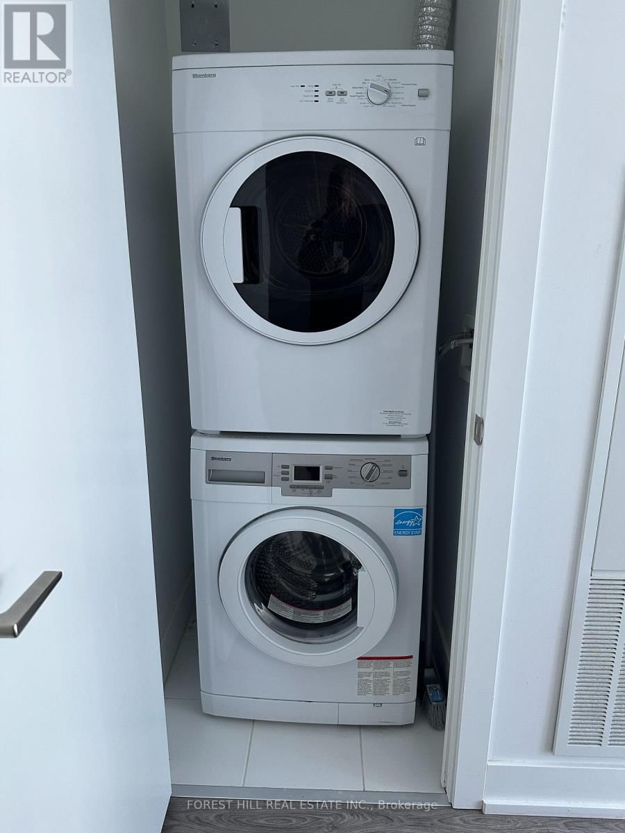 5501 - 7 GRENVILLE STREET Image 17