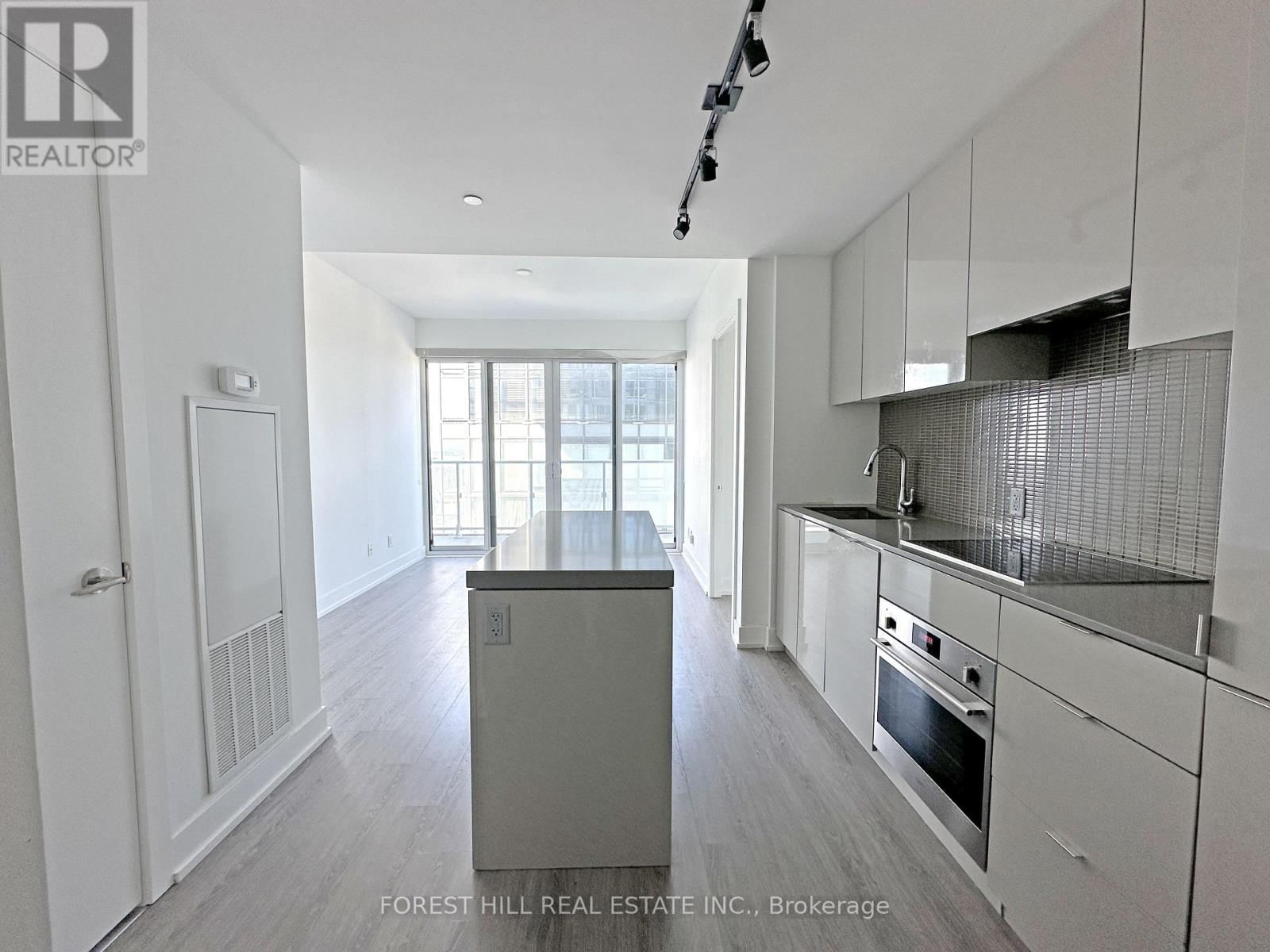 5501 - 7 GRENVILLE STREET Image 2