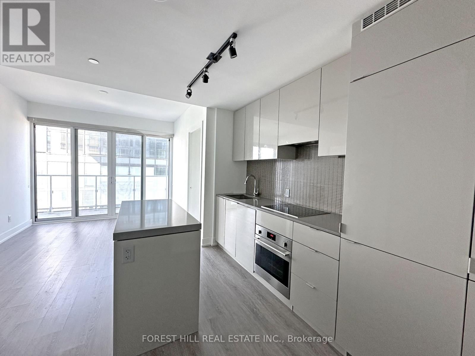 5501 - 7 GRENVILLE STREET Image 3