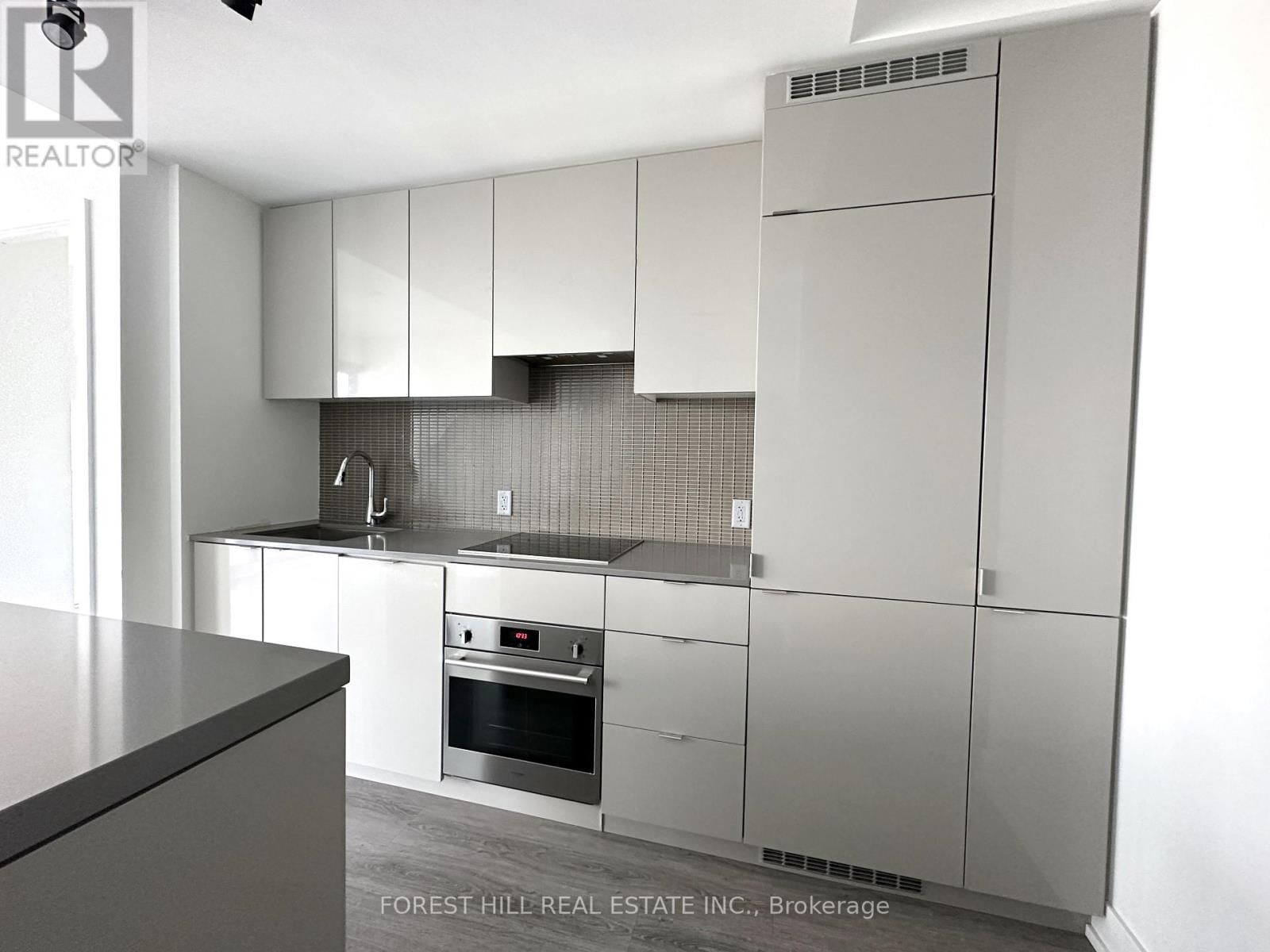 5501 - 7 GRENVILLE STREET Image 4