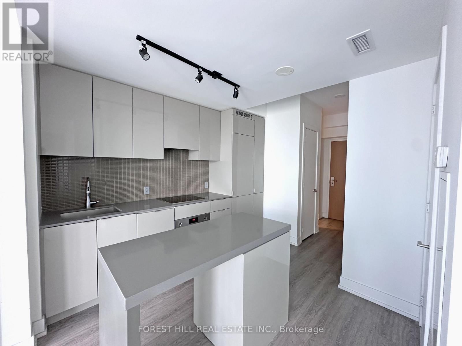 5501 - 7 GRENVILLE STREET Image 5