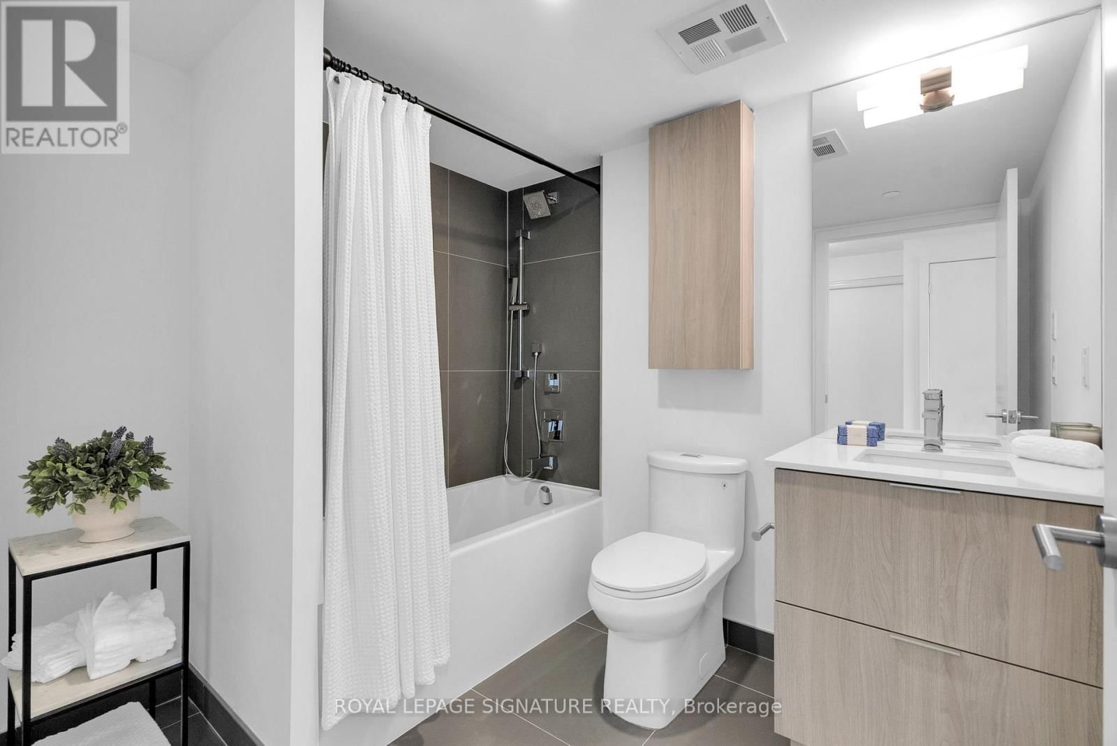 3106 - 47 MUTUAL STREET Image 13