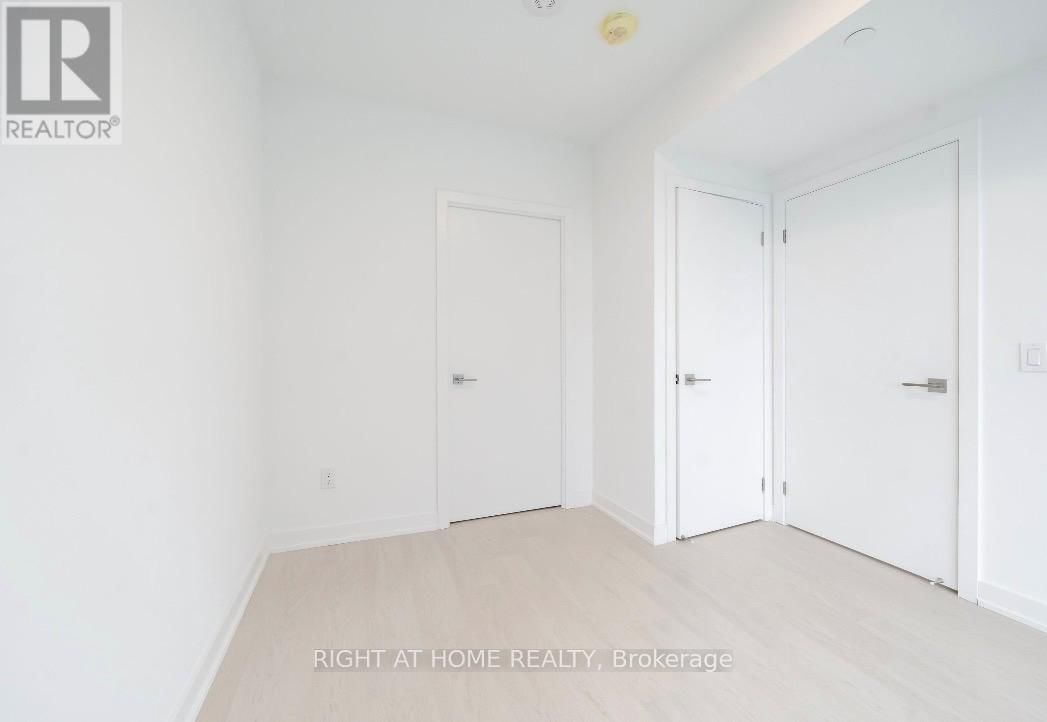 3009 - 252 CHURCH STREET Image 4