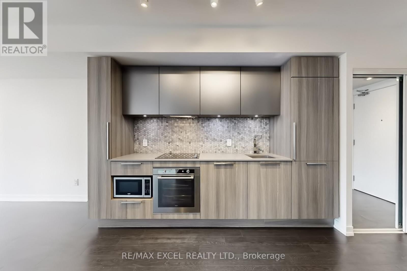 1908 - 85 WOOD STREET Image 7