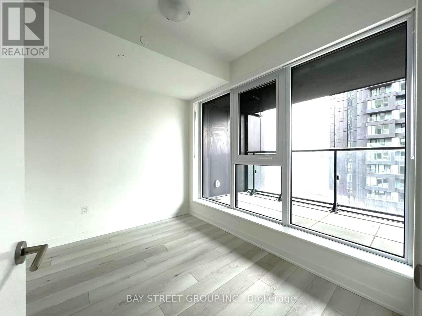 902 - 5 QUARRINGTON LANE Image 13