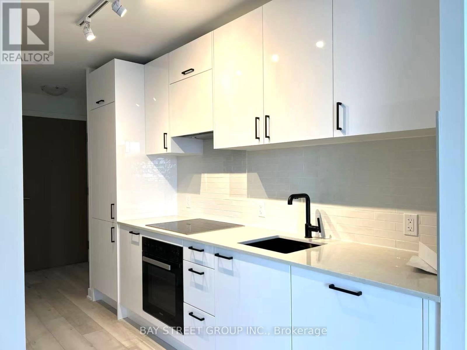 902 - 5 QUARRINGTON LANE Image 9