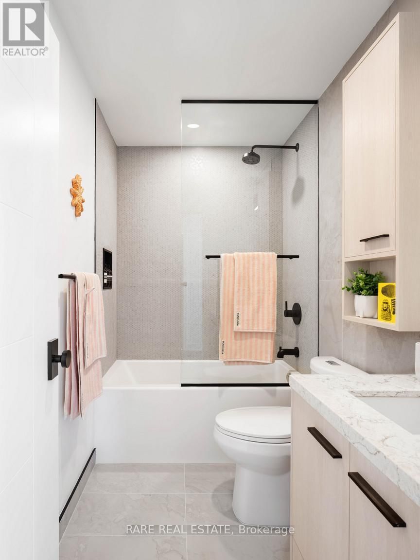 1007 - 30 MUTUAL STREET Image 10