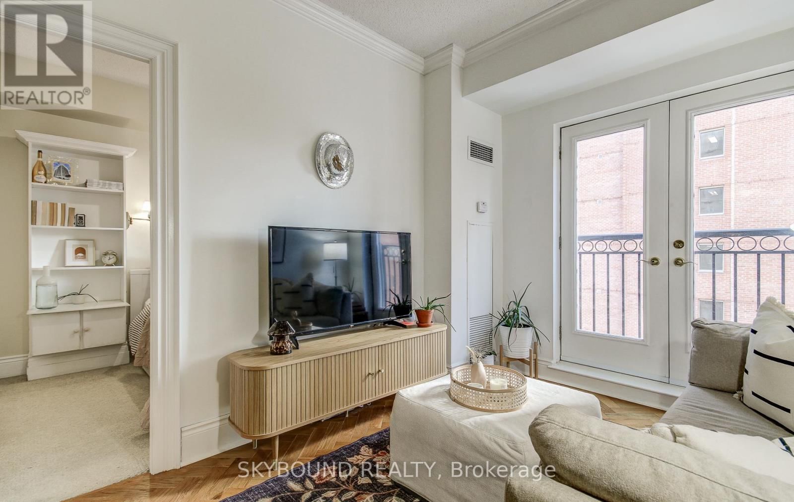 703 - 120 LOMBARD STREET Image 21