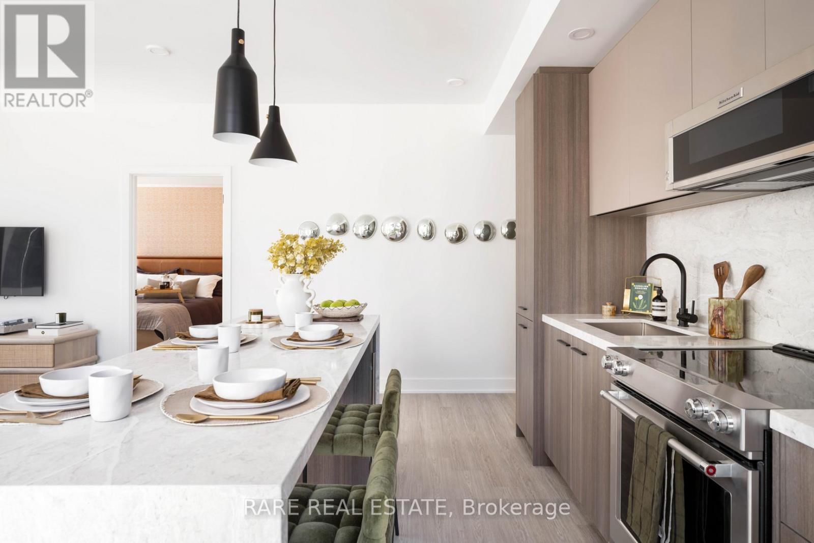 1101 - 30 MUTUAL STREET Image 1