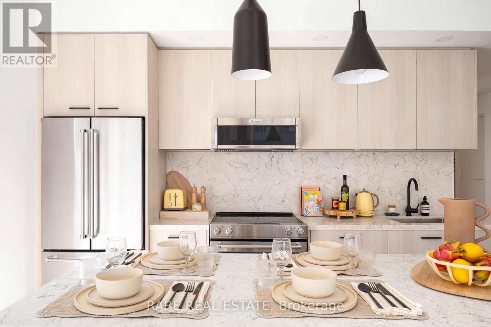 1101 - 30 MUTUAL STREET Image 2