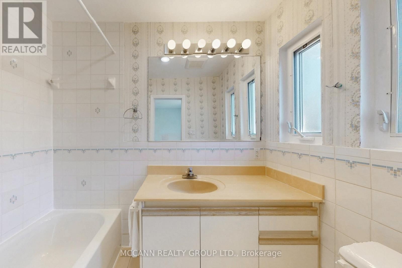 80 WOBURN AVENUE Image 21