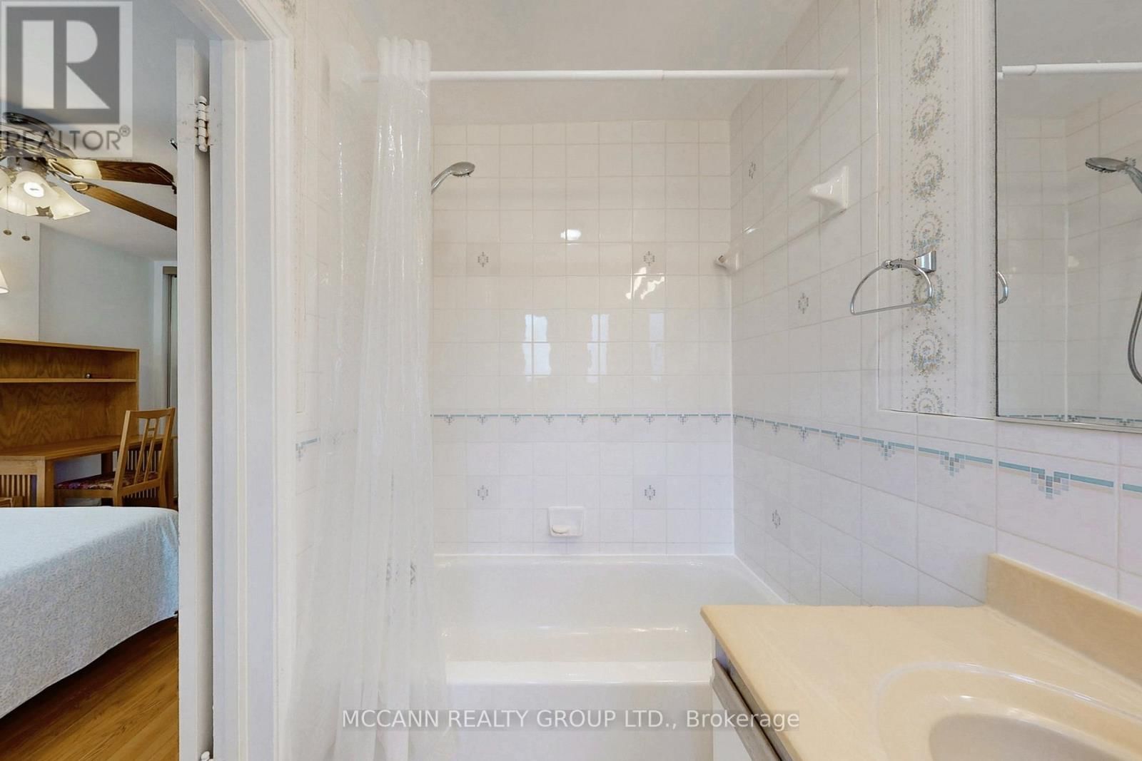 80 WOBURN AVENUE Image 22