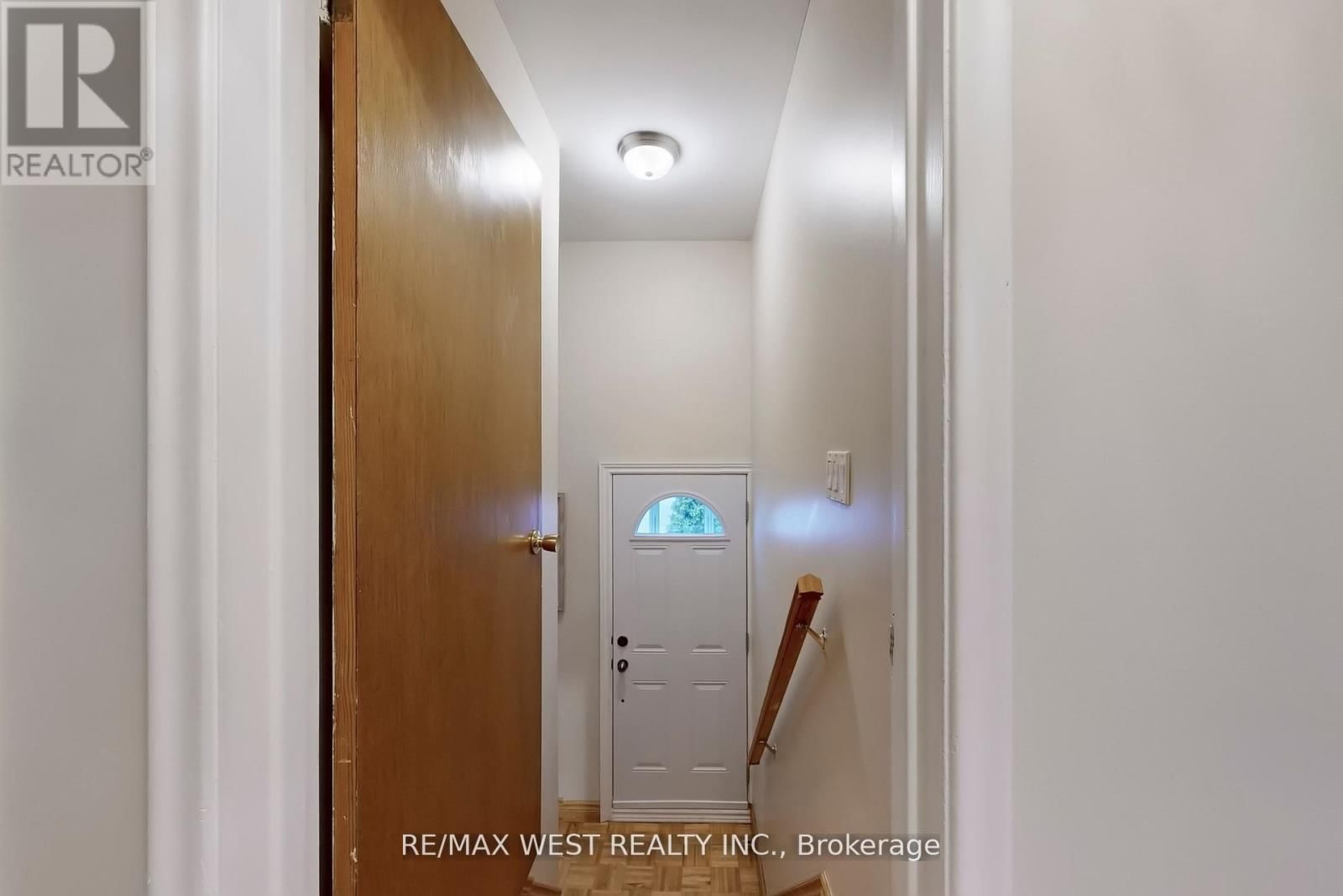 53 WEDGEWOOD DRIVE Image 15