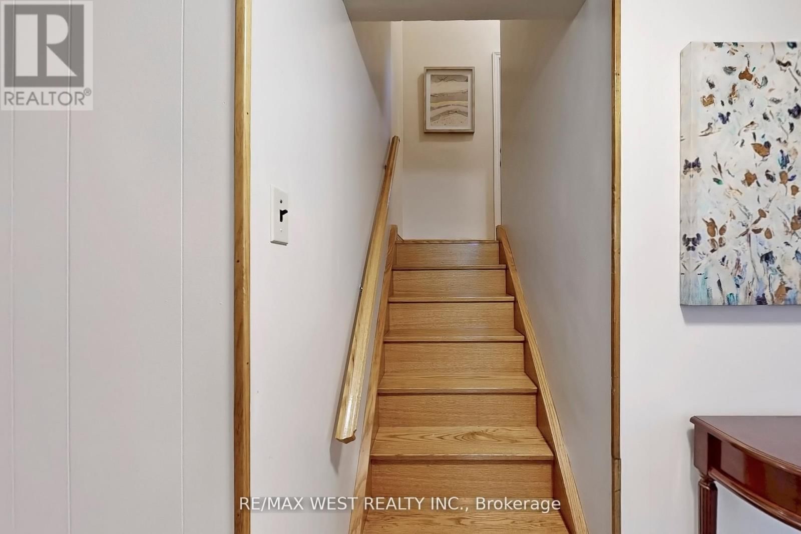 53 WEDGEWOOD DRIVE Image 16