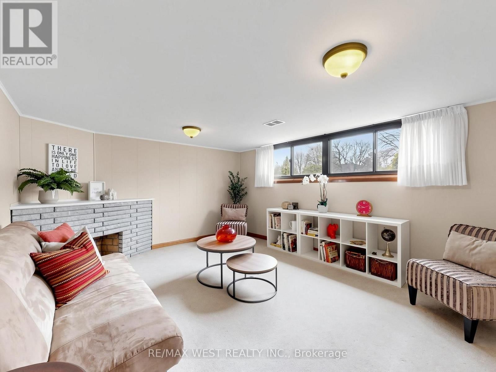 53 WEDGEWOOD DRIVE Image 17