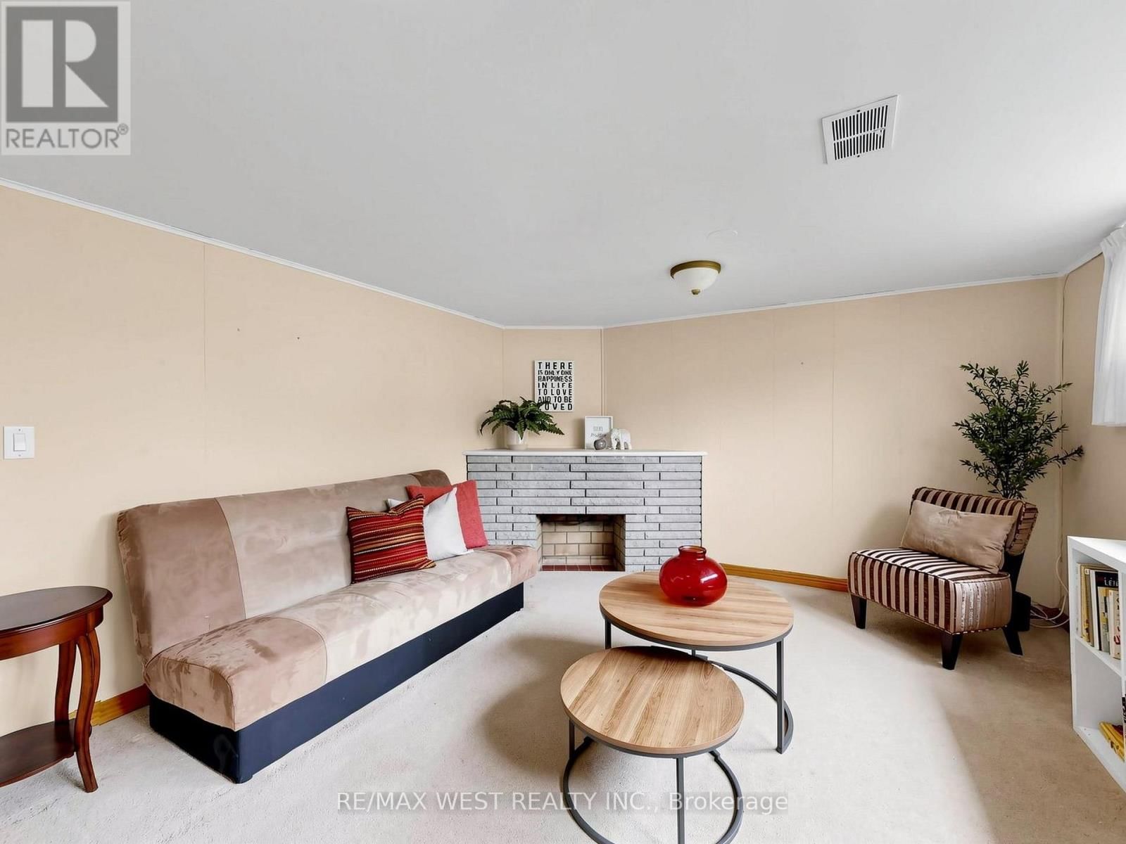 53 WEDGEWOOD DRIVE Image 18