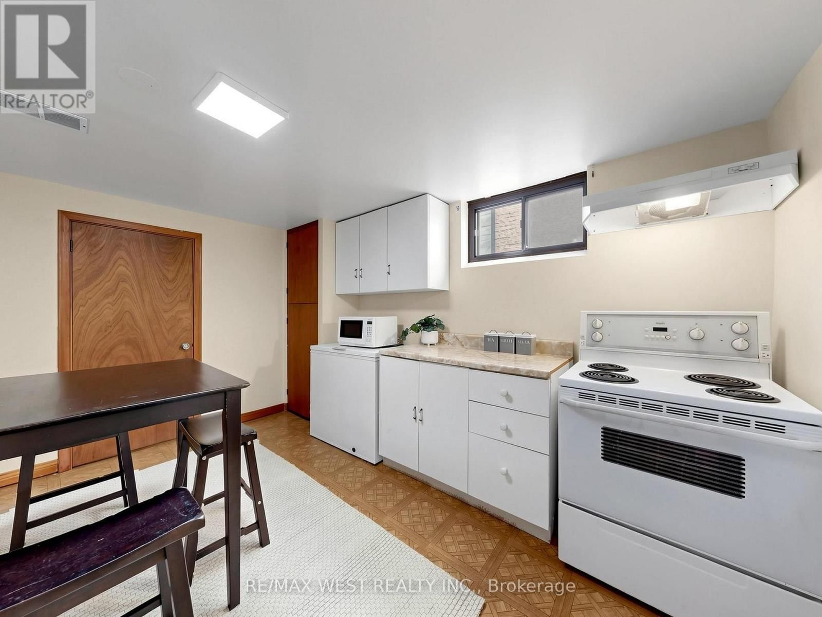 53 WEDGEWOOD DRIVE Image 20