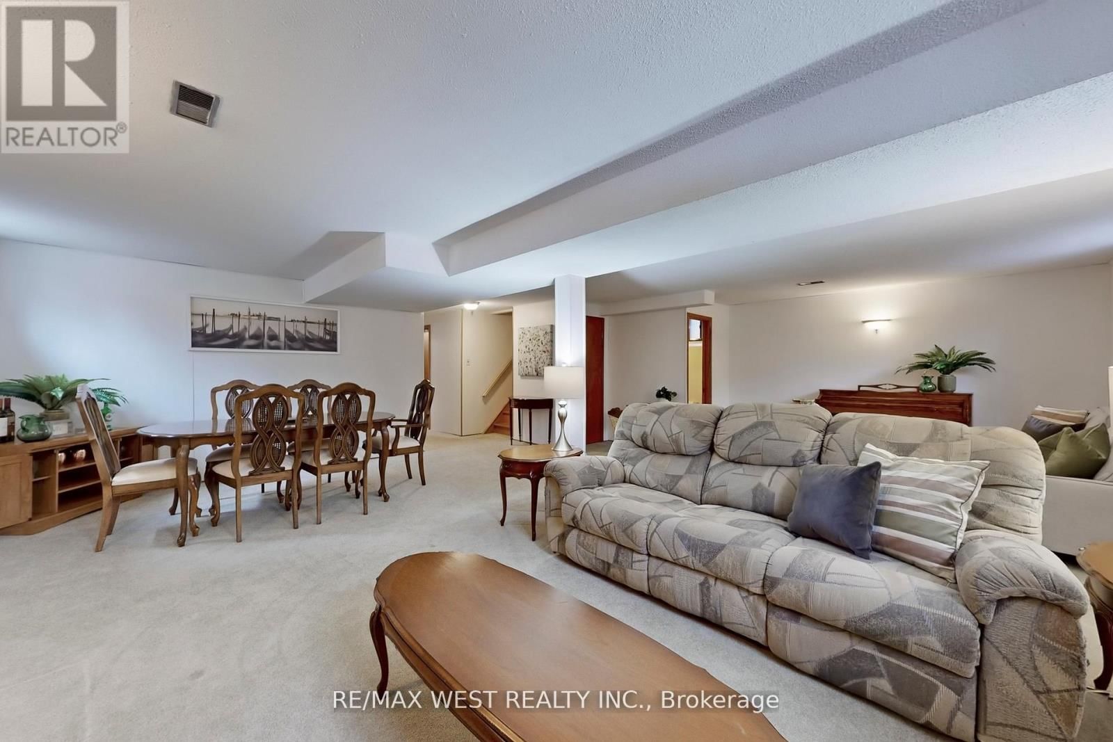 53 WEDGEWOOD DRIVE Image 25