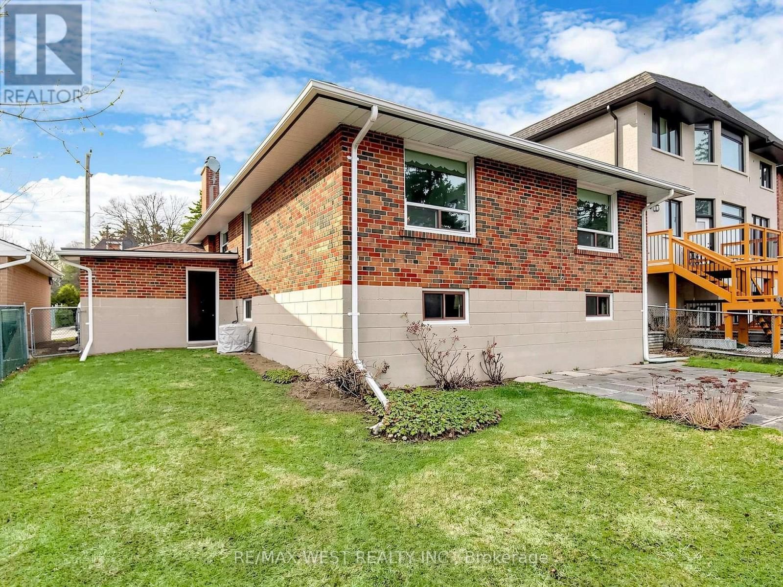 53 WEDGEWOOD DRIVE Image 30