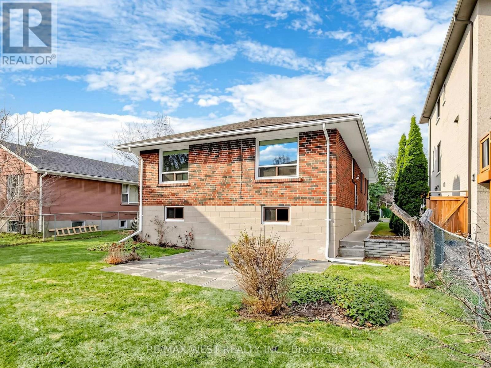 53 WEDGEWOOD DRIVE Image 31