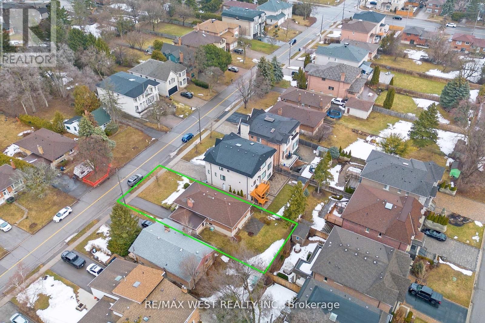 53 WEDGEWOOD DRIVE Image 34