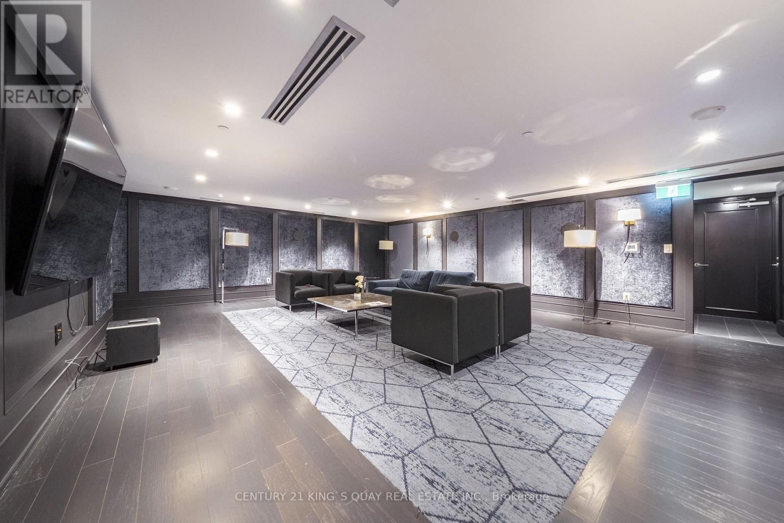 PH5 - 955 BAY STREET Image 44