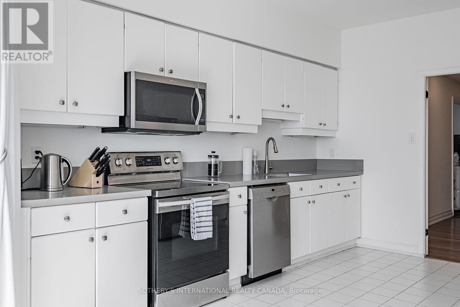 2305 - 10 QUEENS QUAY WEST Image 15