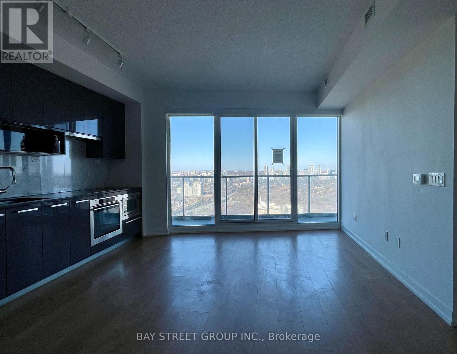 SPH 10 - 117 MCMAHON DRIVE Image 10