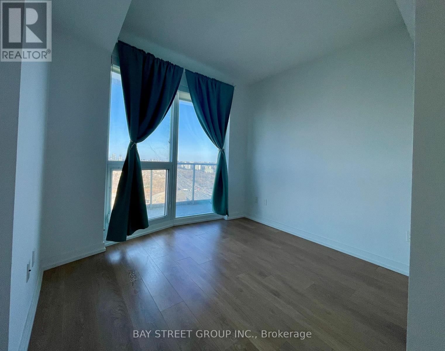 SPH 10 - 117 MCMAHON DRIVE Image 14