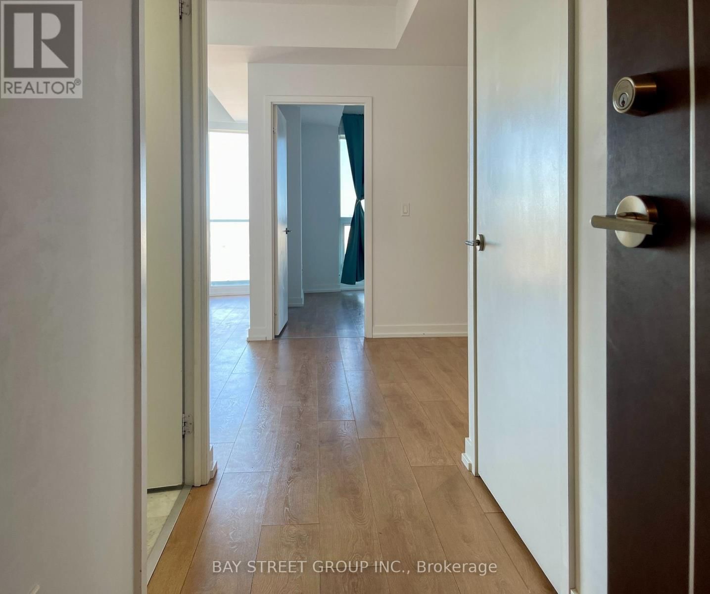 SPH 10 - 117 MCMAHON DRIVE Image 2