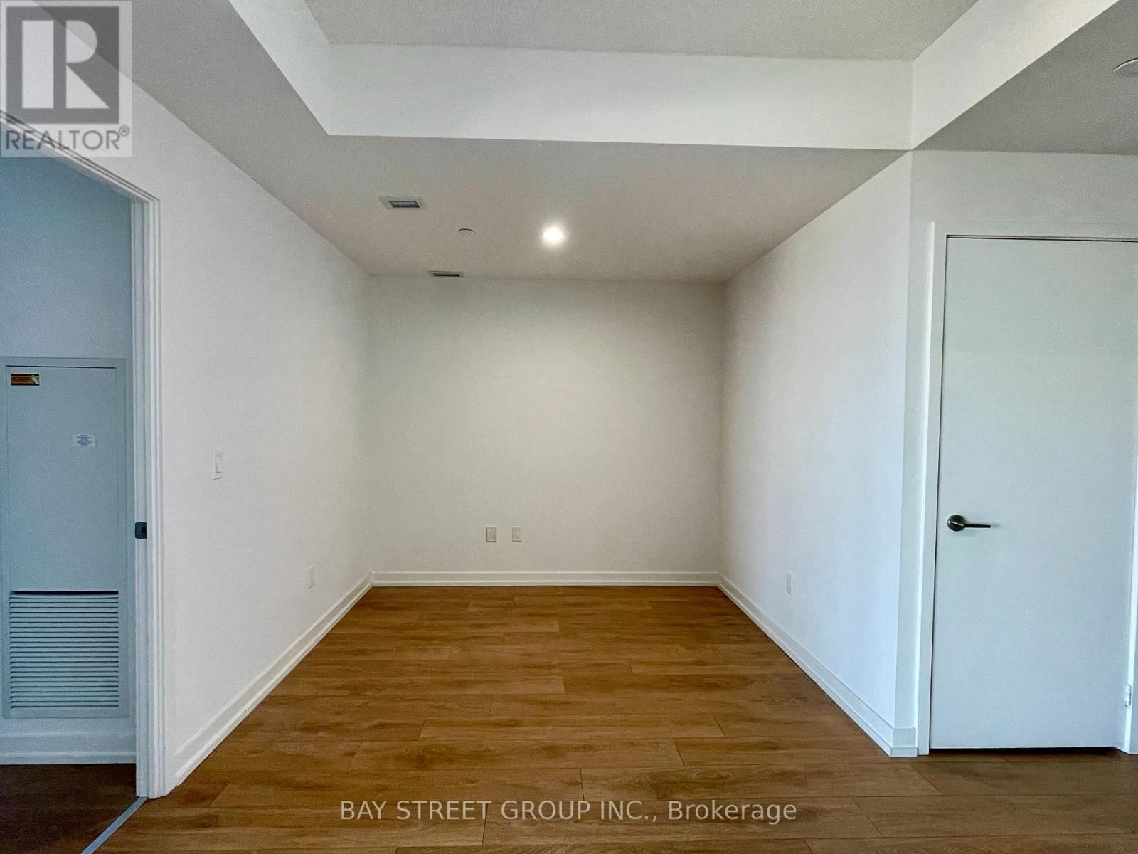 SPH 10 - 117 MCMAHON DRIVE Image 7