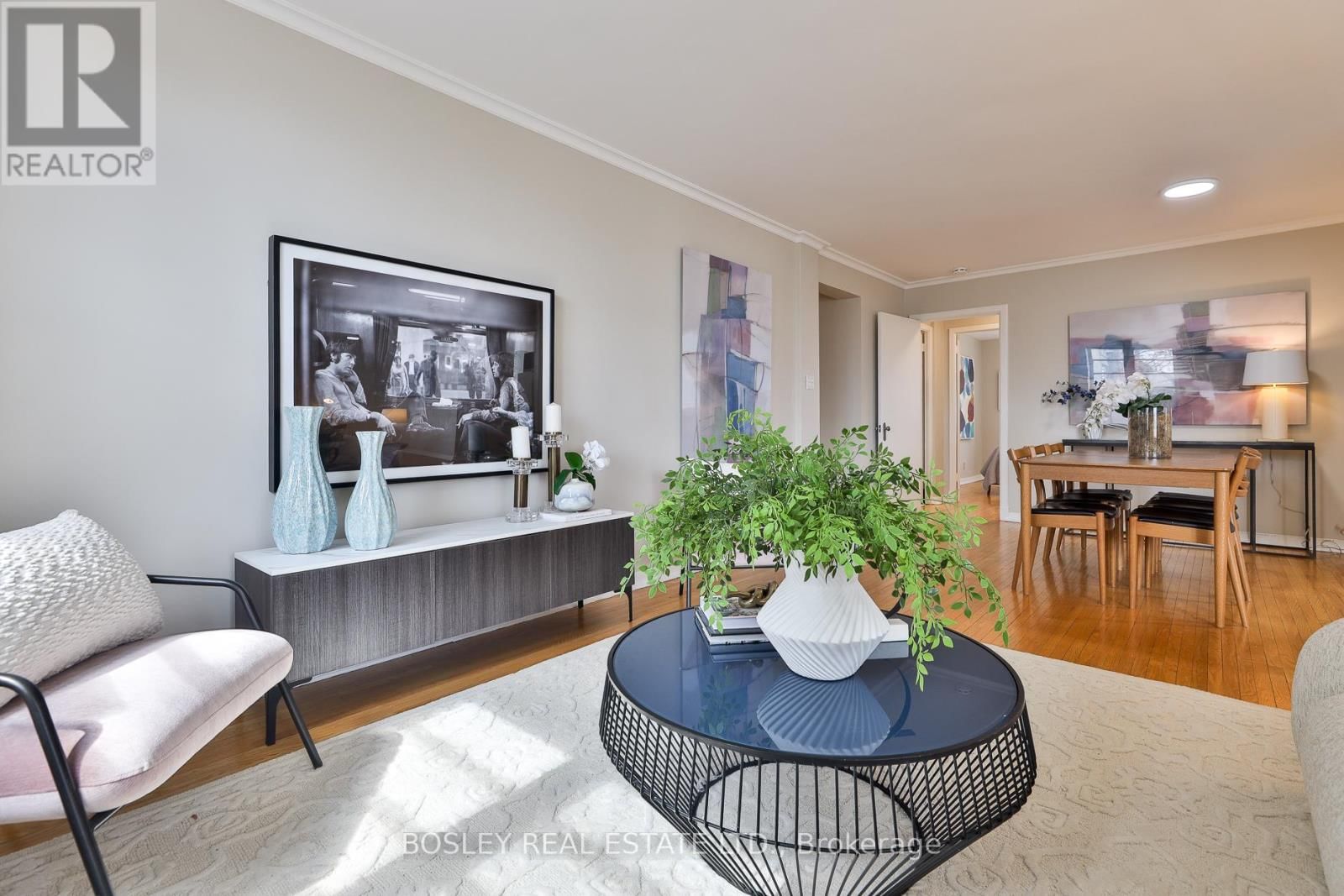 201 - 707 EGLINTON AVENUE WEST Image 10