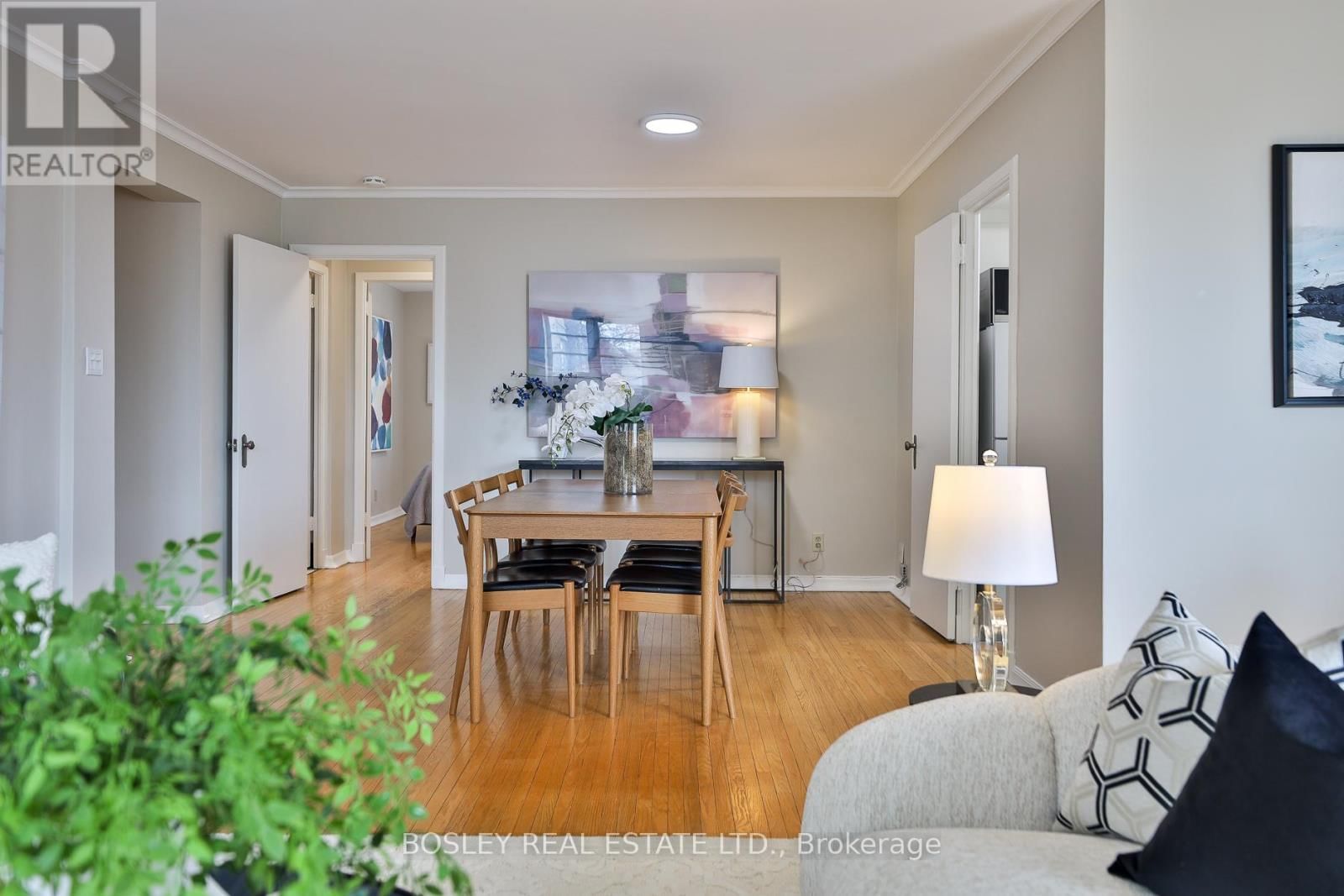 201 - 707 EGLINTON AVENUE WEST Image 5