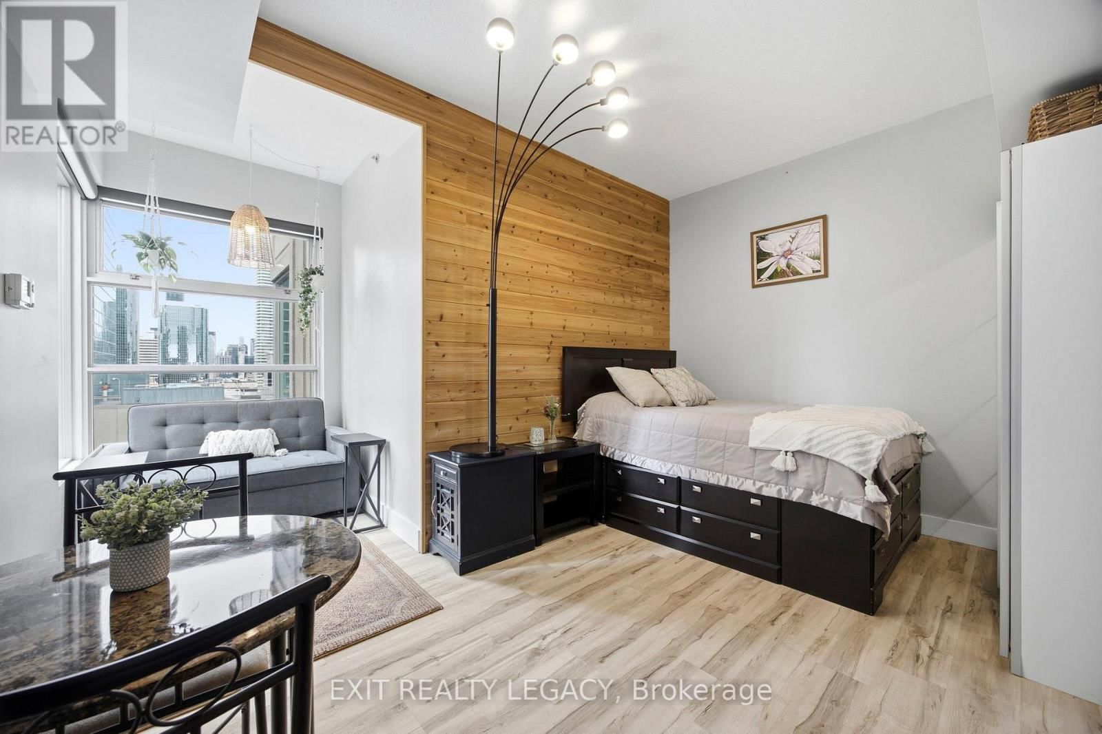 2402 - 1 KING STREET WEST Image 13