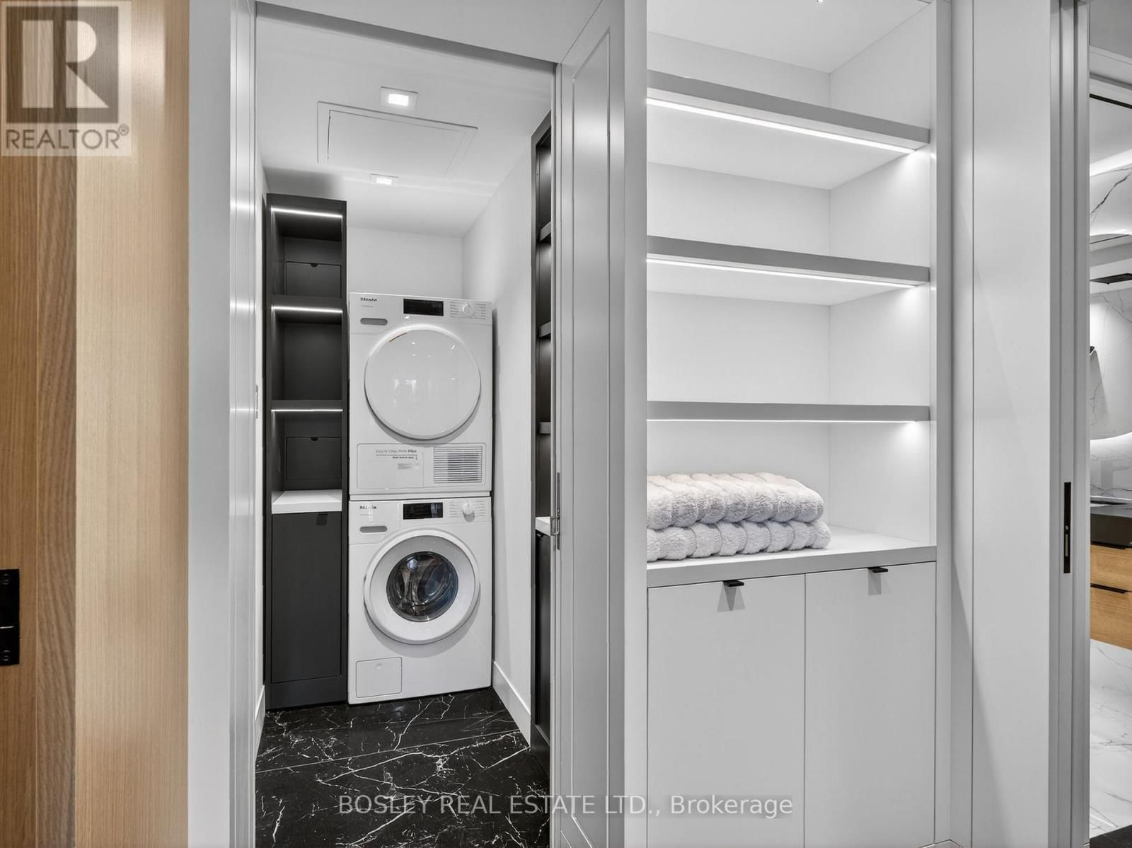 1402 - 62 WELLESLEY STREET WEST Image 32