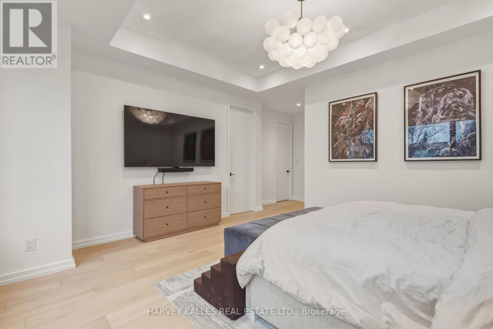 45 GLOUCESTER GROVE Image 36