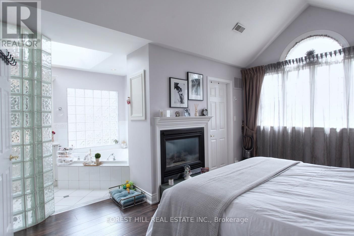 136 HOLLYWOOD AVENUE Image 15